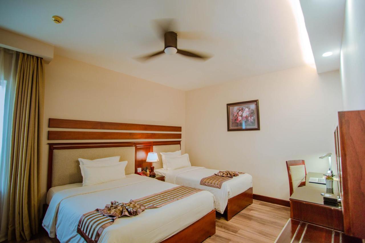 Minh Toan Athena Hotel Дананг Екстер'єр фото