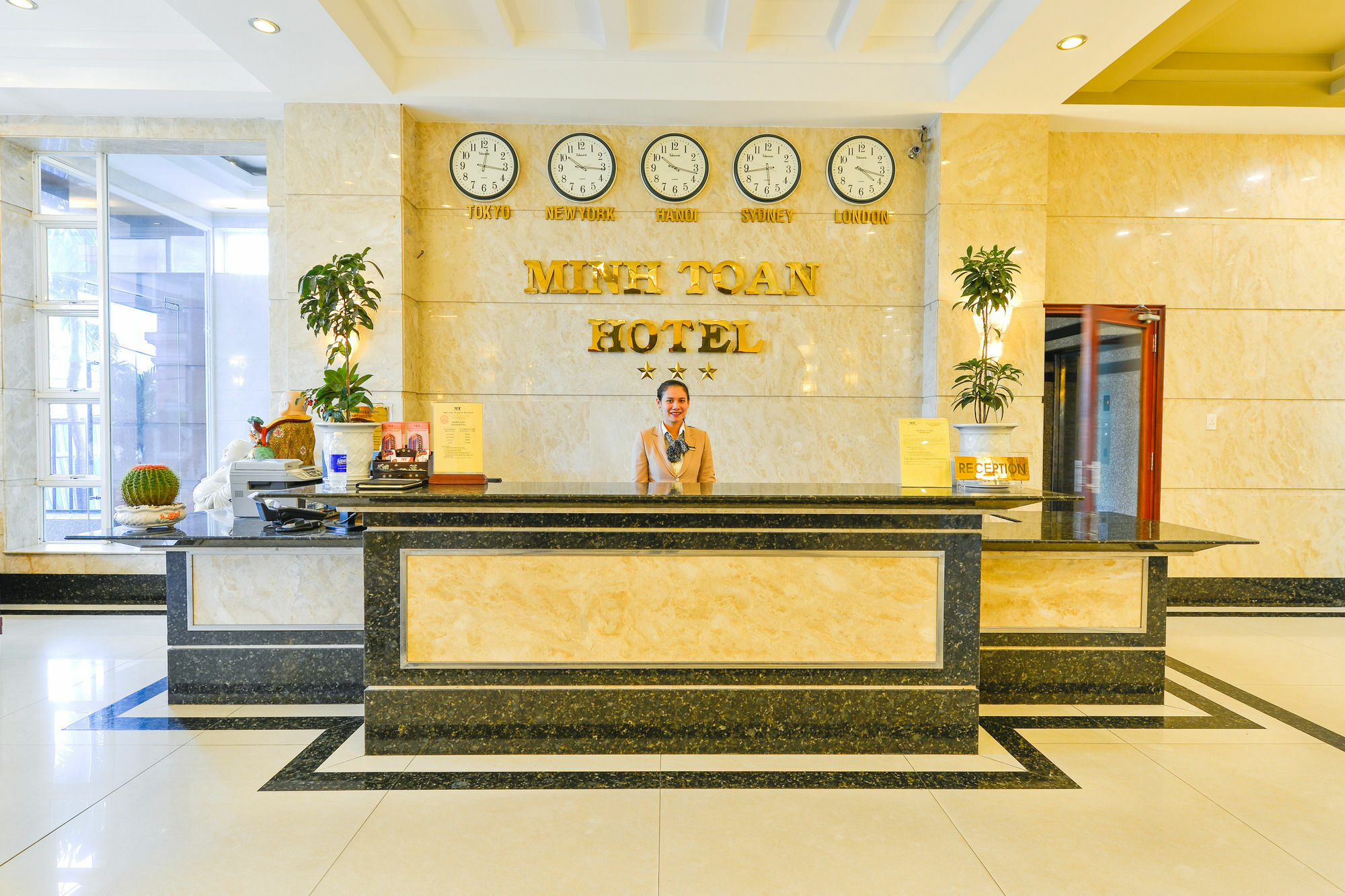 Minh Toan Athena Hotel Дананг Екстер'єр фото