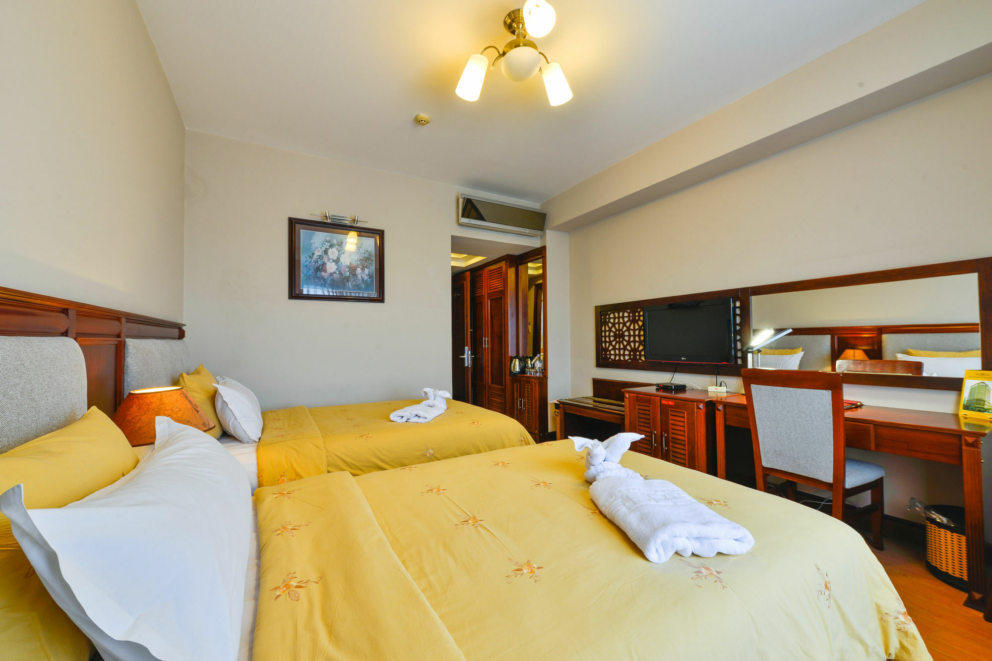 Minh Toan Athena Hotel Дананг Екстер'єр фото